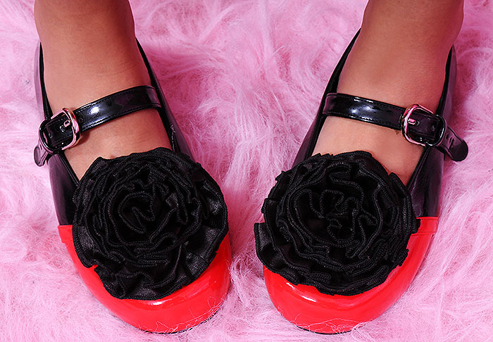flower mary janes black red 1